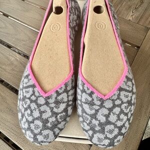 Rothy's Gray Leopard Knit Ballet Flats with Hot Pink Trim Haze Spot (Rare)